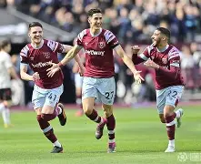 包含赛地聚焦——德甲冲刺阶段热度飙升，法兰克福防线松动，管理层满意，赛程密集仍需轮换的词条