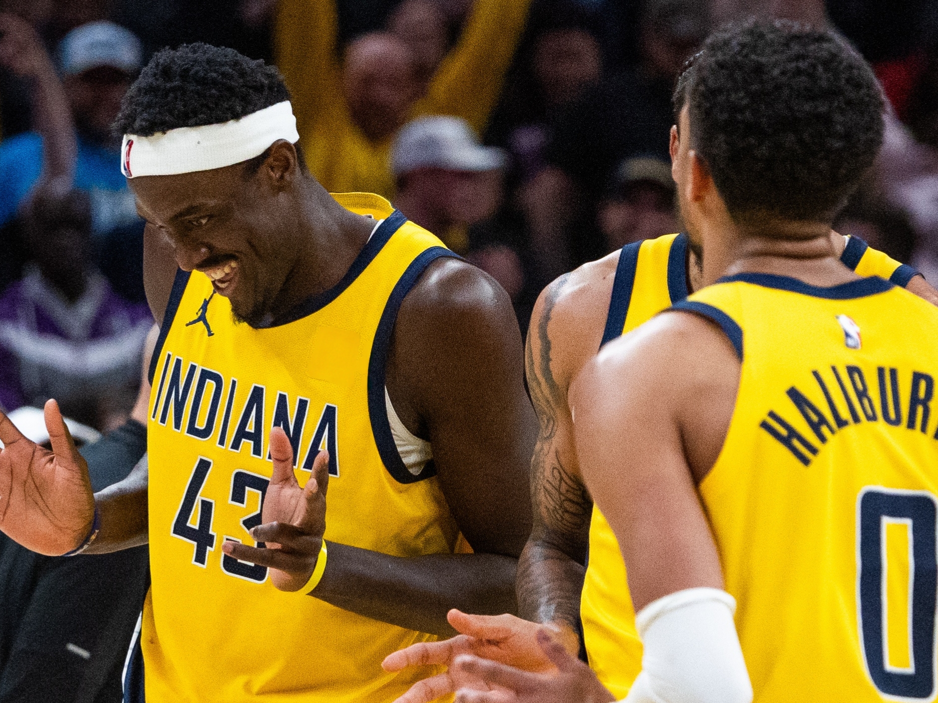 包含今晨NBA总决赛传出新动向；俄克拉荷马雷霆调整名单；管理层表态——媒体盛赞；控场能力受关注的词条