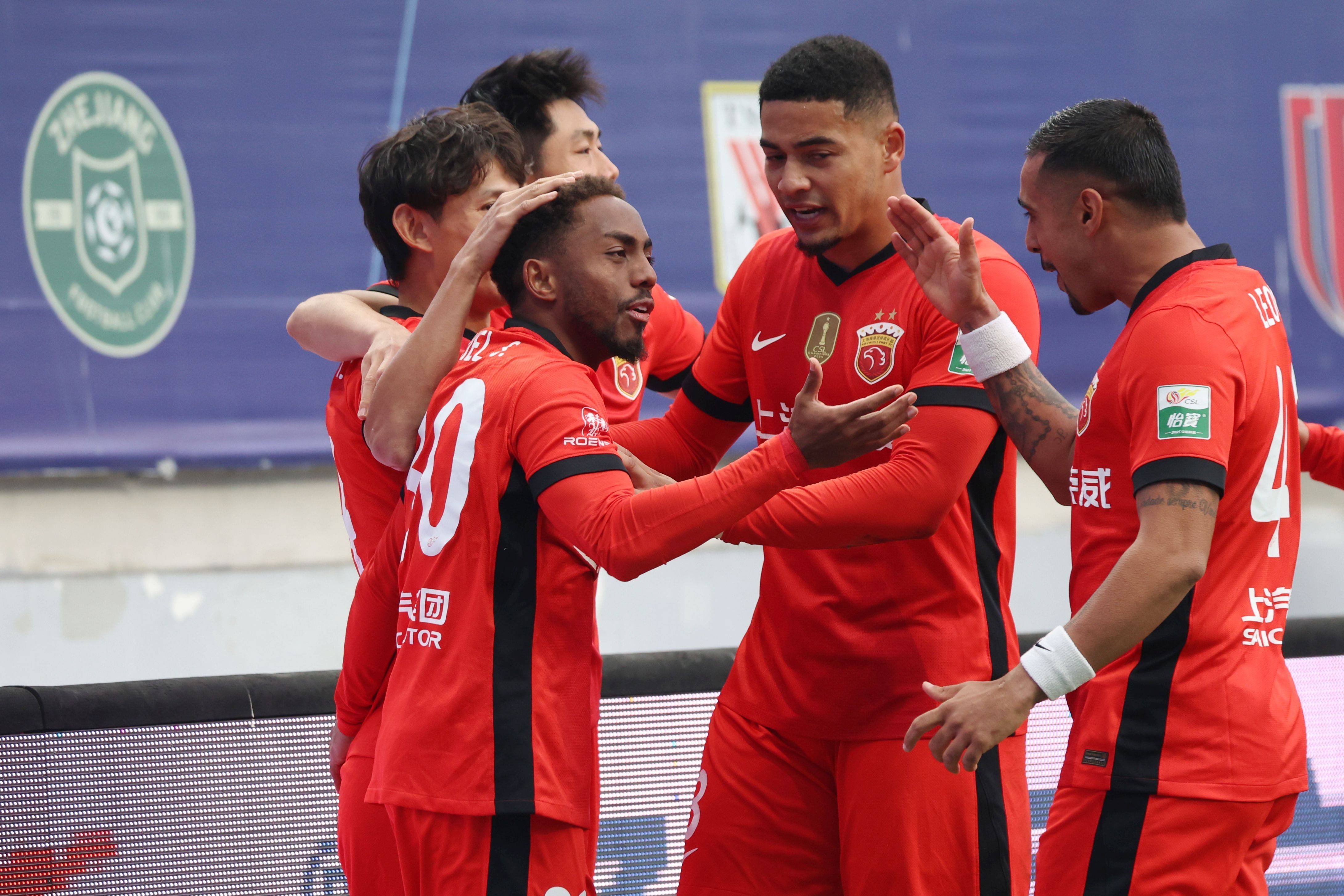 上海海港发布备战花絮，今夜调整名单，欧联任务艰巨，轮换策略成焦点(海花岛被叫停的原因)