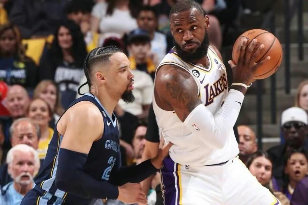 加时末段勒沃库森备战意甲西亚卡姆关键时刻爆冷，连对手都承认：洛杉矶湖人今晚门线救险的简单介绍