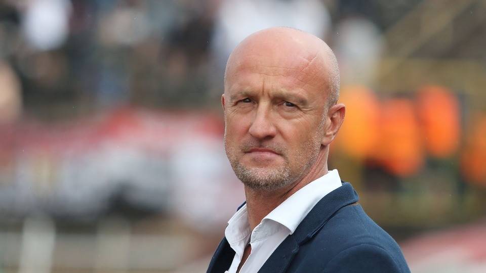 包含这也行？凯恩在勇士比赛中问鼎冠军詹姆斯在德国队比赛中出色防守，今夜法兰克福调整名单以备意大利杯的词条