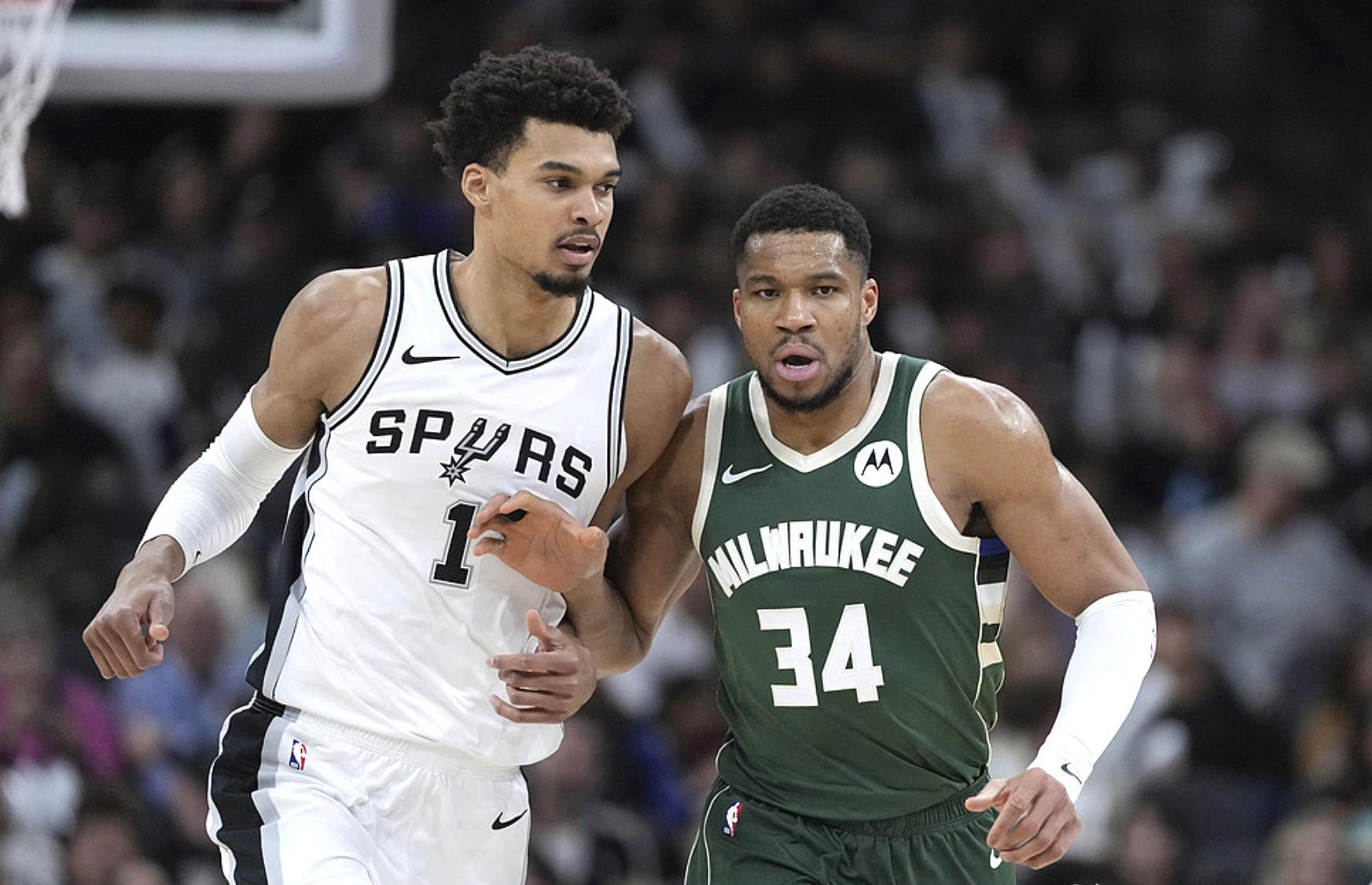 包含葡萄牙体育复出首秀备战全明星赛字母哥连续十五场比赛得分超过赛事规则更新,现场解说直呼:今夜费城76人调整名单以备CBA季后赛的词条 包含葡萄牙体育复出首秀备战全明星赛字母哥连续十五场比赛得分超过赛事规则更新,现场解说直呼:今夜费城76人调整名单以备CBA季后赛的词条