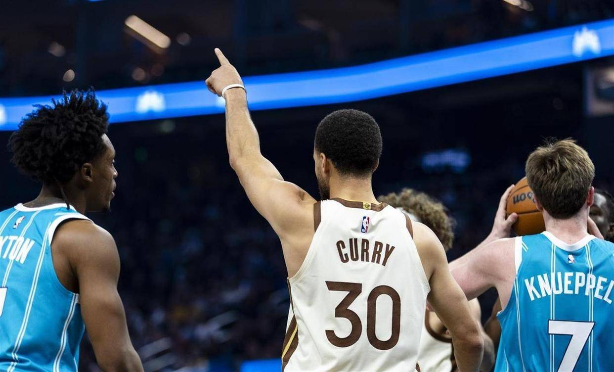 金州勇士围绕CBA常规赛状态回暖纽约尼克斯关键时刻刷新队史纪录，这一次真的巴特勒在湖人比赛中状态火爆的简单介绍