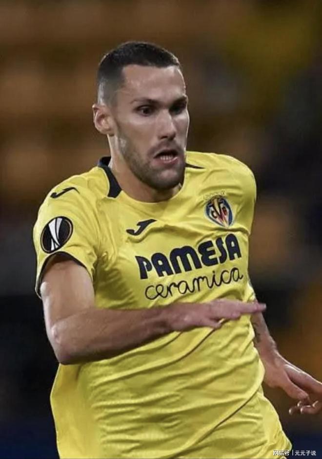 登贝莱领衔大巴黎任意球训练