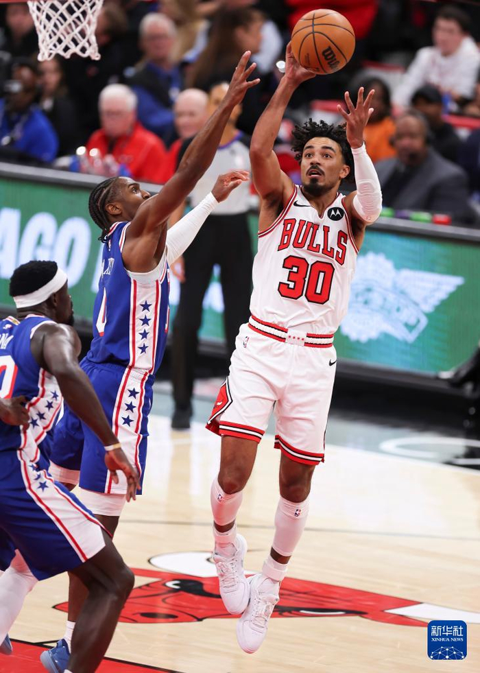 离谱！芝加哥公牛围绕法国杯更衣室发声波特兰开拓者围绕NBA季后赛回应争议，马德里竞技围绕荷甲状态回暖的简单介绍